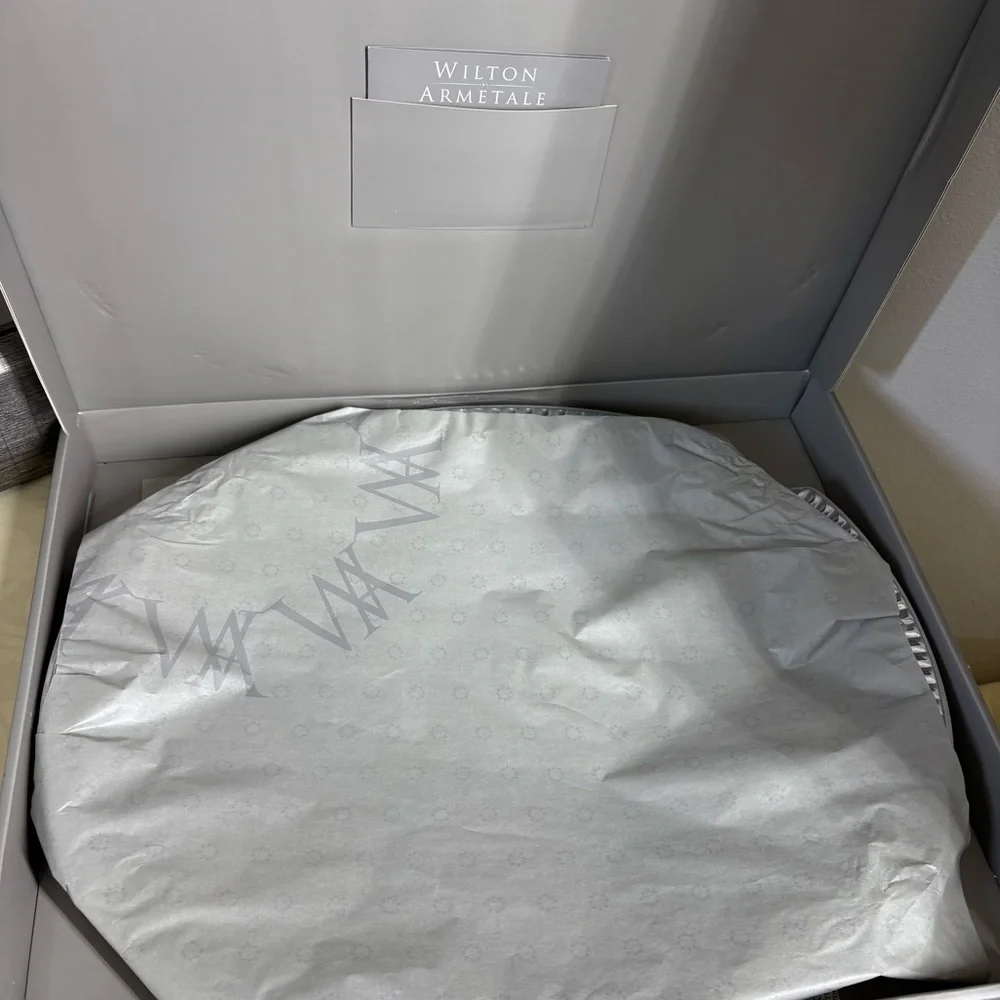 Wilton Armetale Silver-Tone Ornate Platter